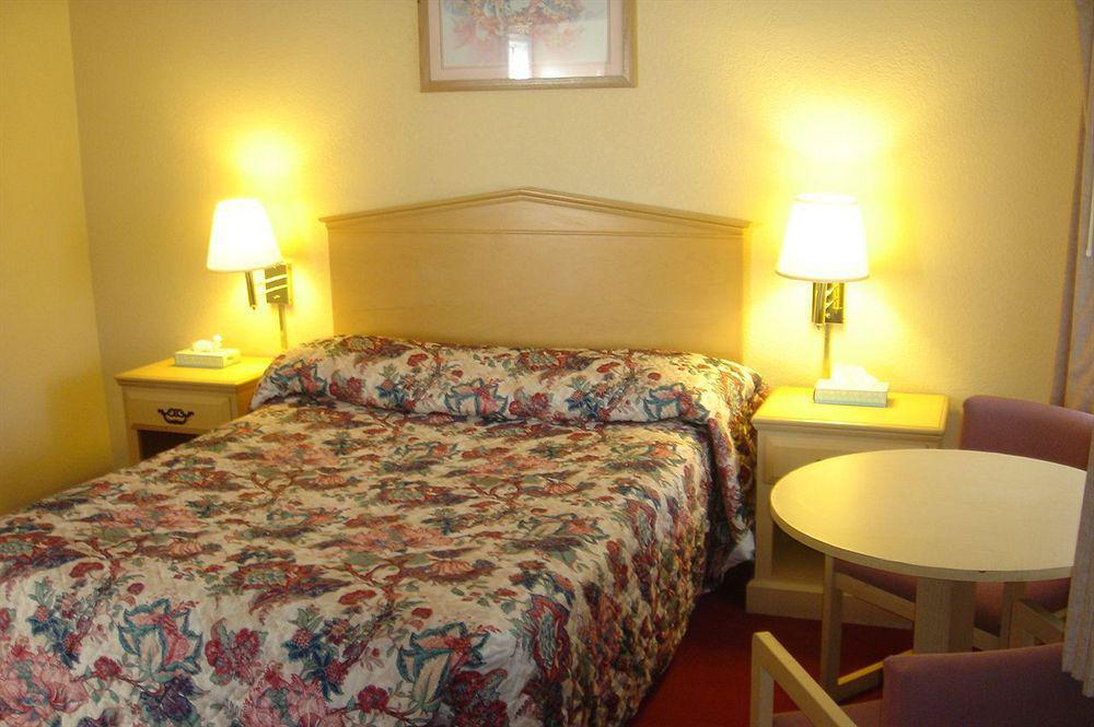 Tri-Valley Inn & Suites Pleasanton Exterior photo
