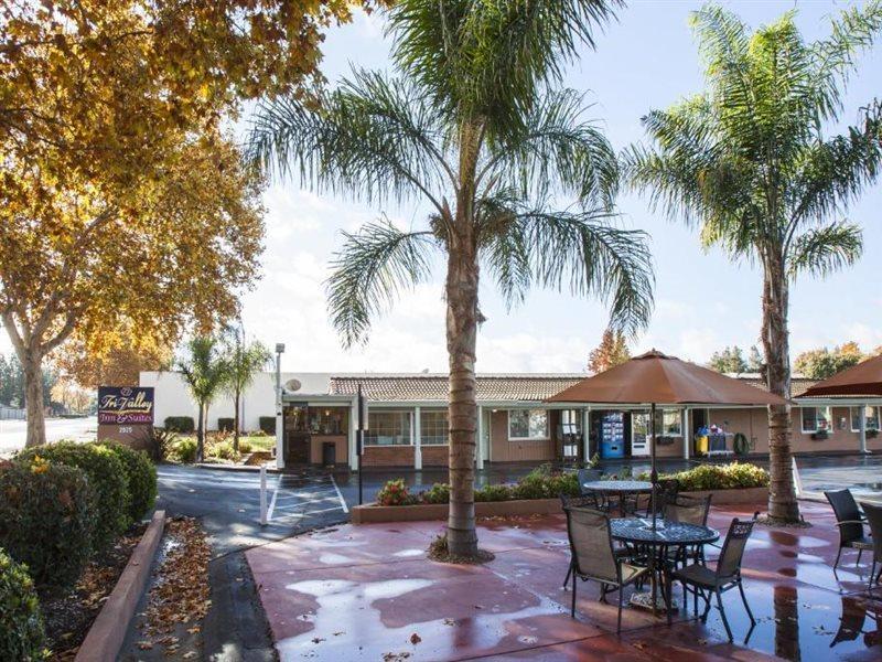 Tri-Valley Inn & Suites Pleasanton Exterior photo