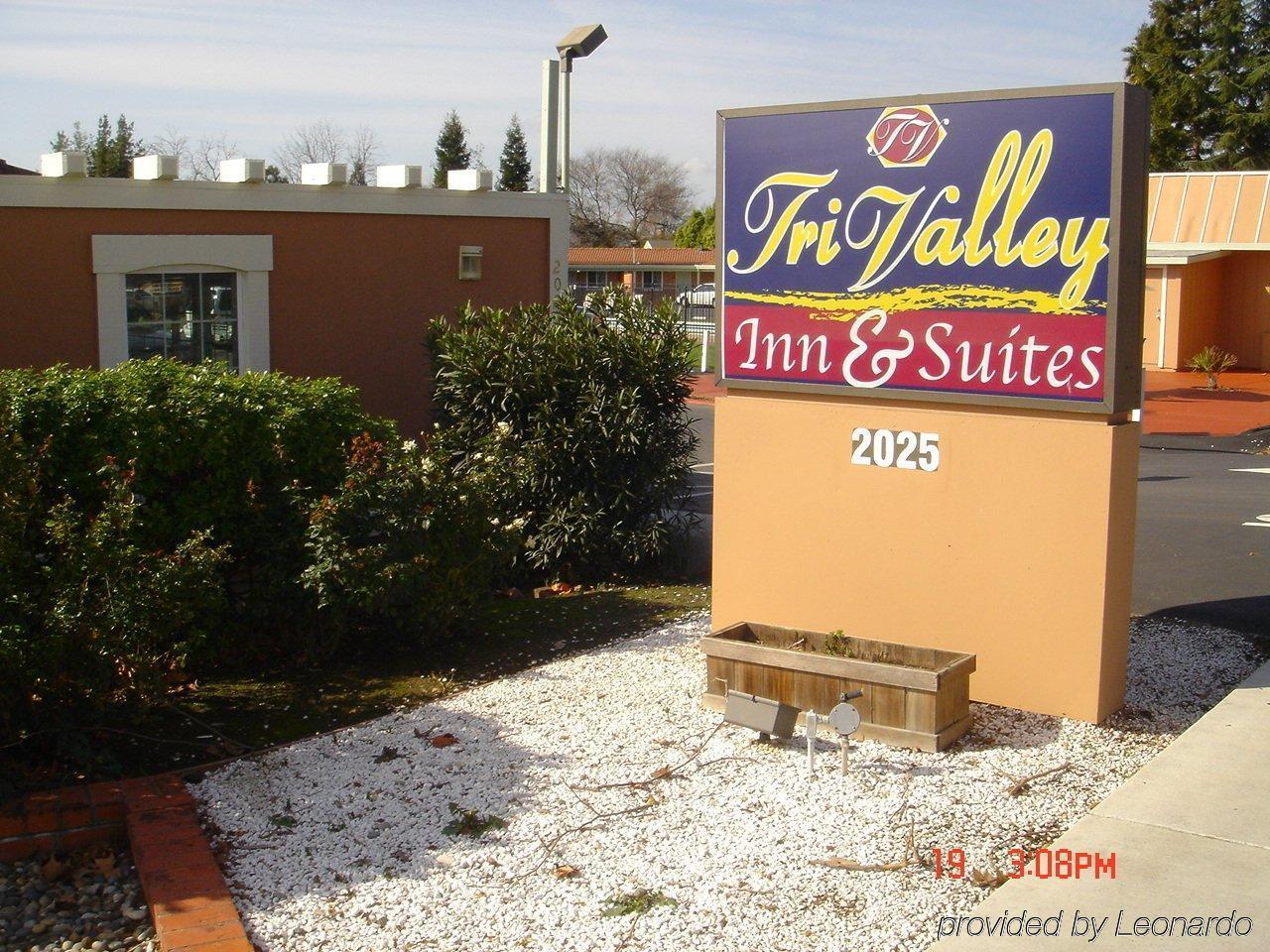 Tri-Valley Inn & Suites Pleasanton Exterior photo