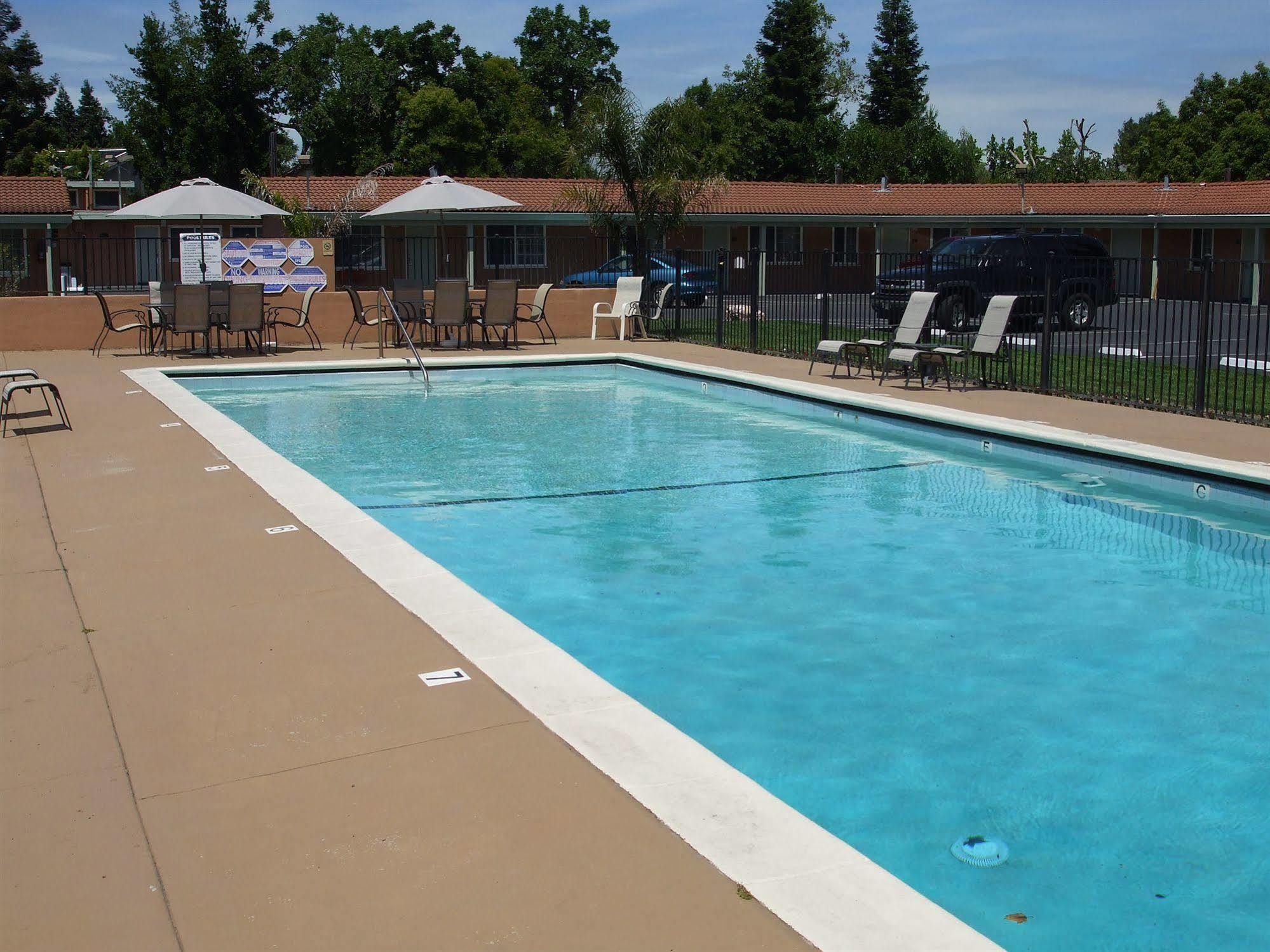 Tri-Valley Inn & Suites Pleasanton Exterior photo