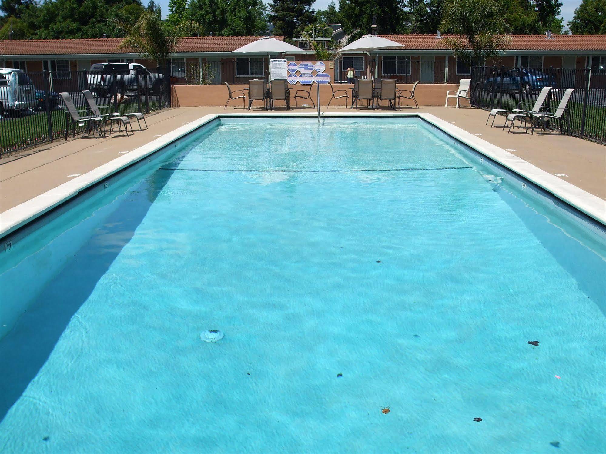 Tri-Valley Inn & Suites Pleasanton Exterior photo
