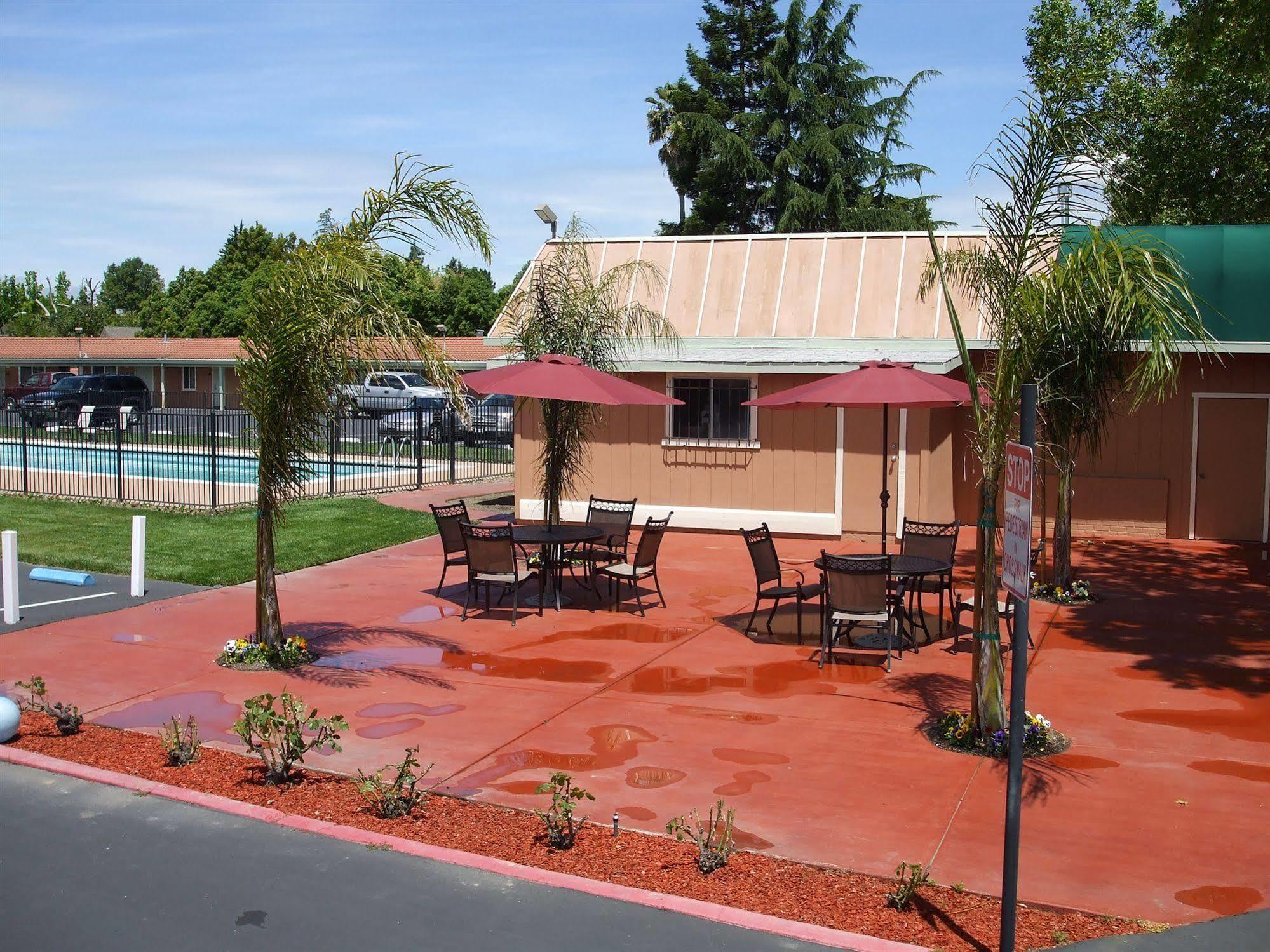 Tri-Valley Inn & Suites Pleasanton Exterior photo