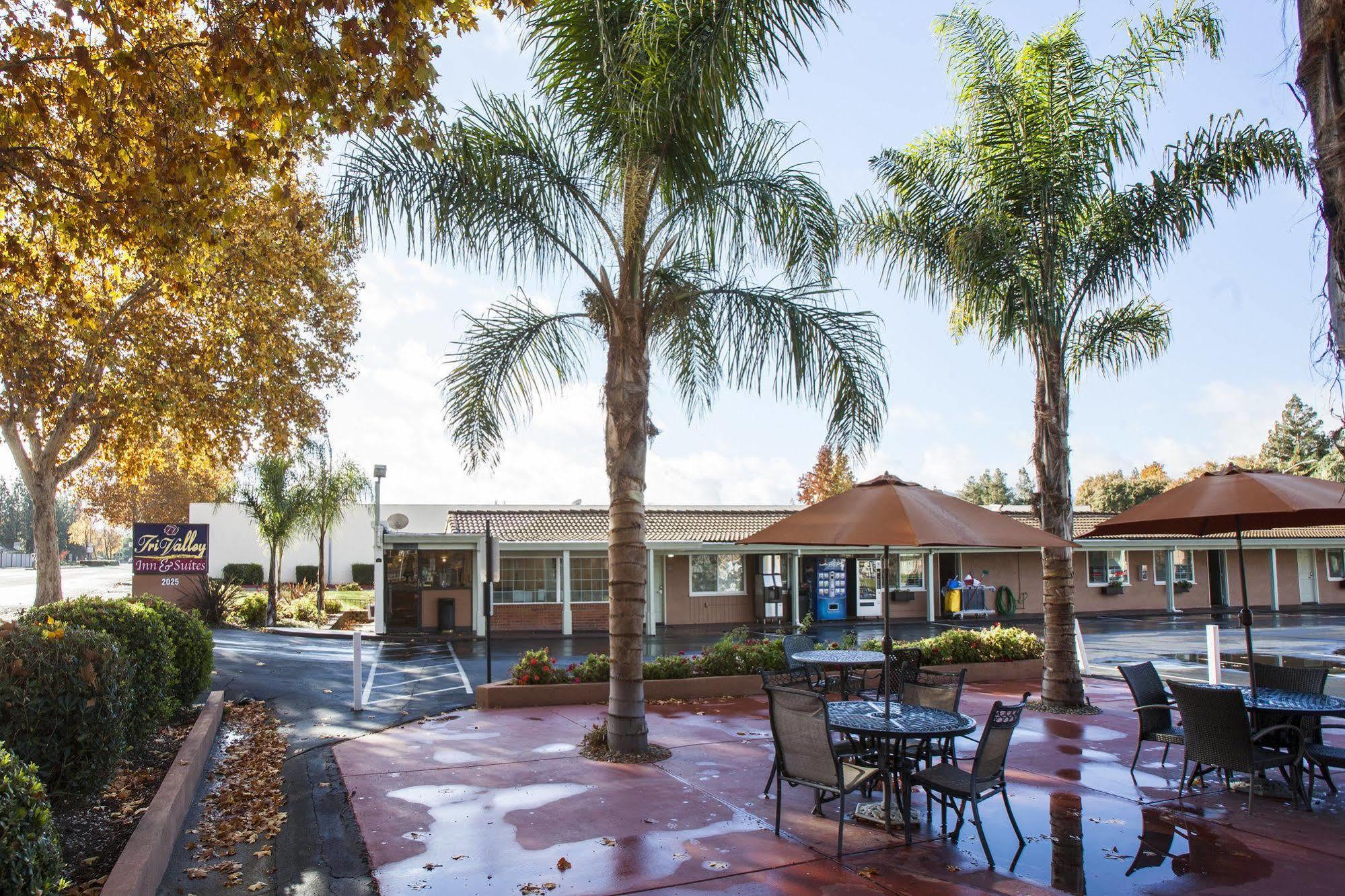 Tri-Valley Inn & Suites Pleasanton Exterior photo